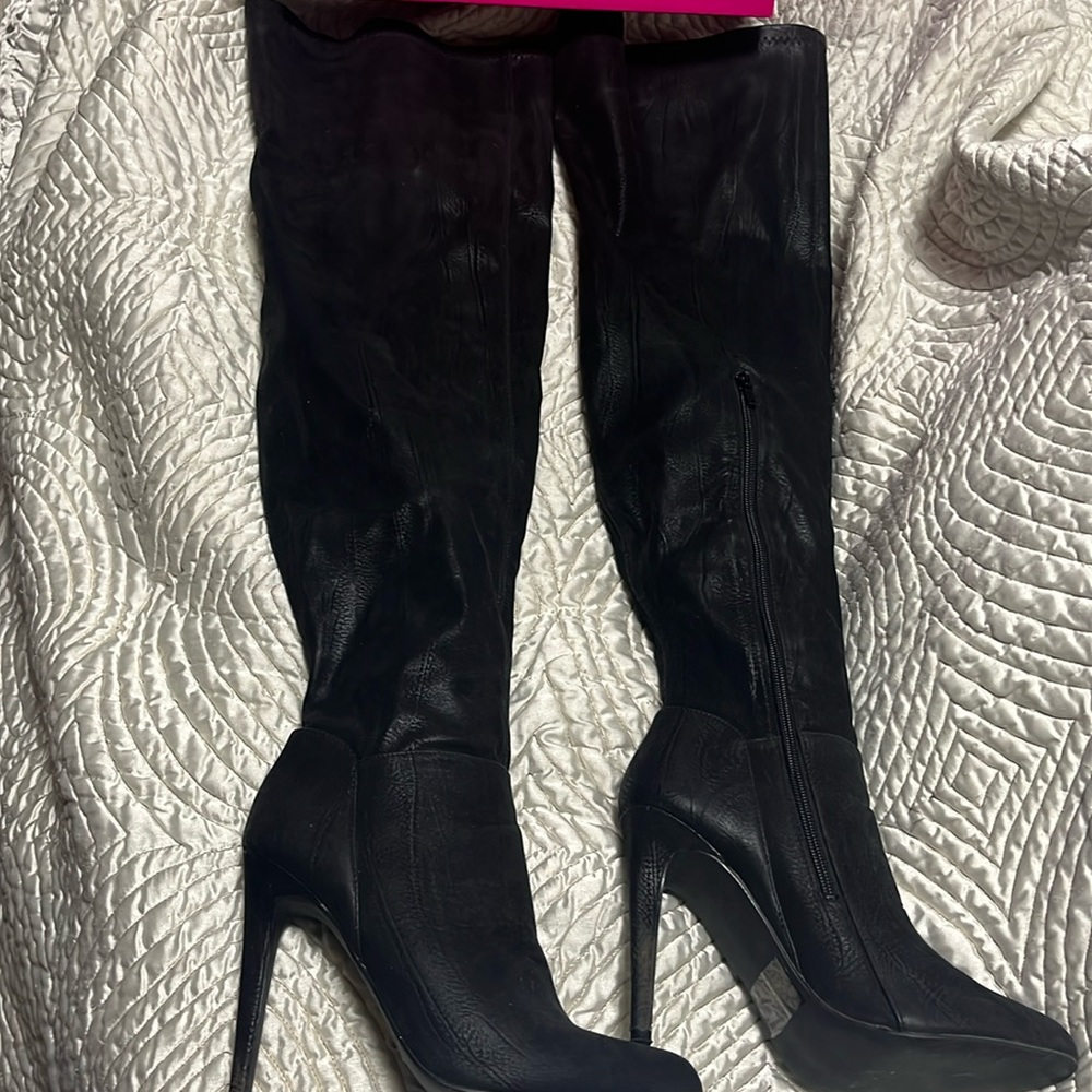 8.5 Shoedazzle - Cicely Heeled Boots - Over the knee 4.5” heels